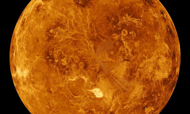 Did you know that it snows metal in Venus?